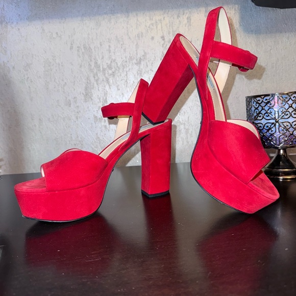 Prada heels - Picture 6 of 10